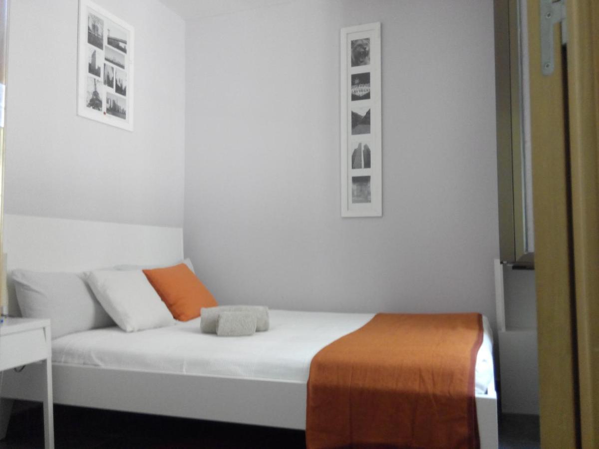 Subway Station Apartment Near Camp Nou L'Hospitalet de Llobregat Buitenkant foto