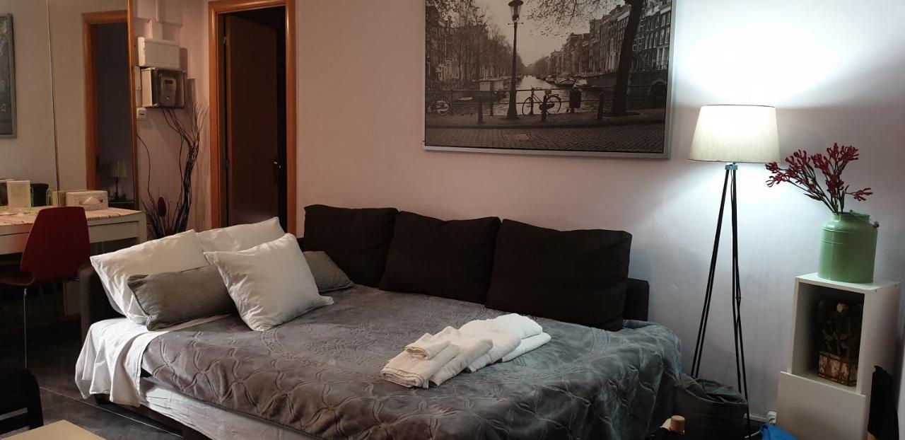 Subway Station Apartment Near Camp Nou L'Hospitalet de Llobregat Buitenkant foto