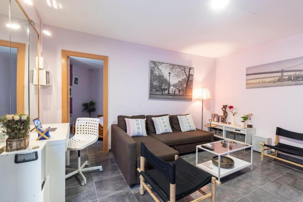 Subway Station Apartment Near Camp Nou L'Hospitalet de Llobregat Buitenkant foto