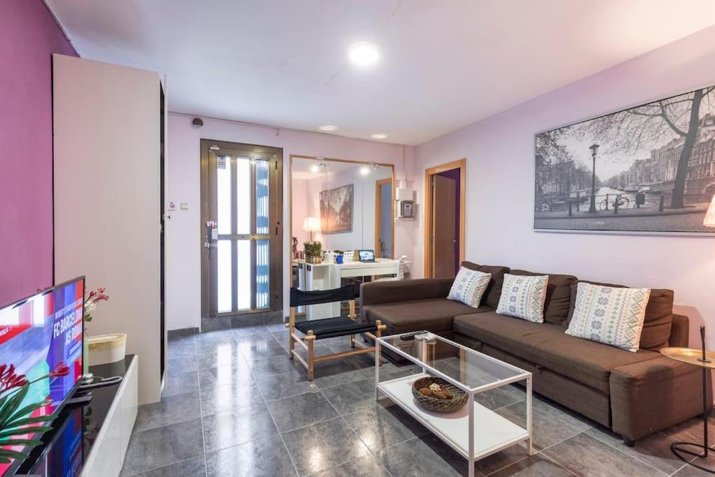 Subway Station Apartment Near Camp Nou L'Hospitalet de Llobregat Buitenkant foto