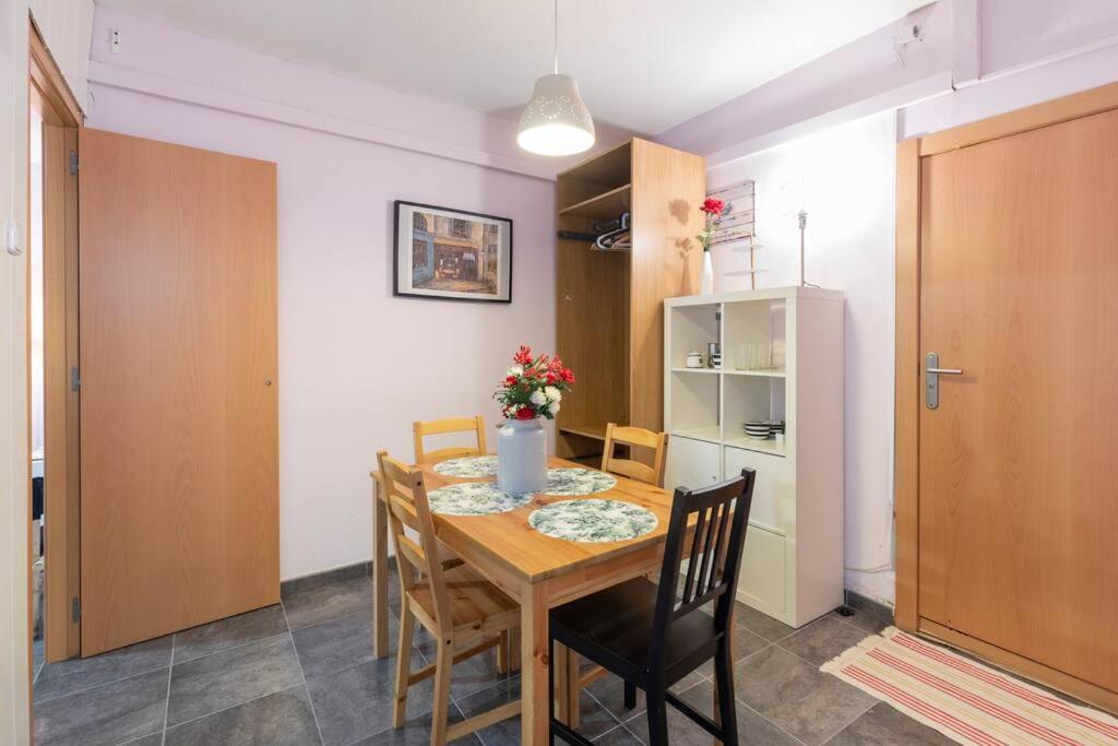Subway Station Apartment Near Camp Nou L'Hospitalet de Llobregat Buitenkant foto